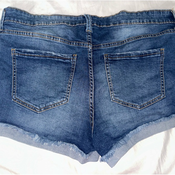 never worn - Picture 2 of 2